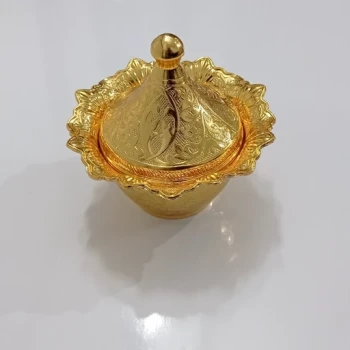 قندان گنبدی طلایی