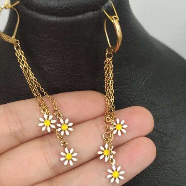 گوشواره آویزی سبک طلایی و نقره‌ای رنگ ثابت