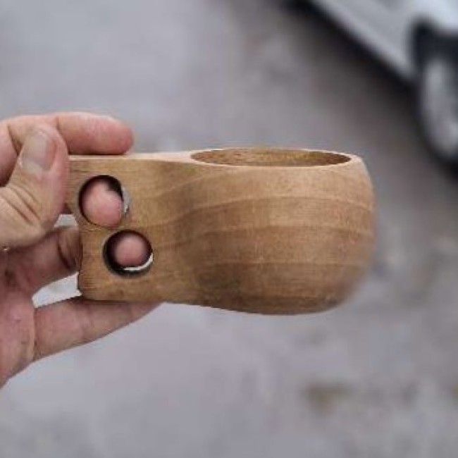 لیوان چوبی دسته دار  جنس چوب گردو