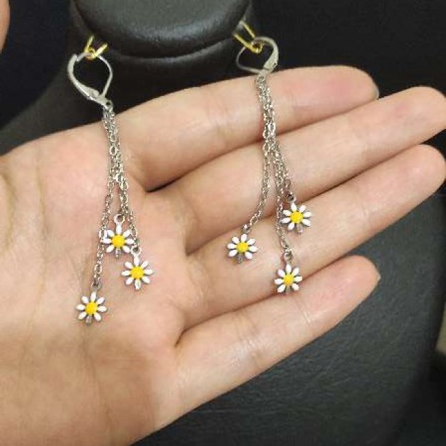 گوشواره آویزی استیل نقره ای رنگ ثابت سبک کیفیت عالی