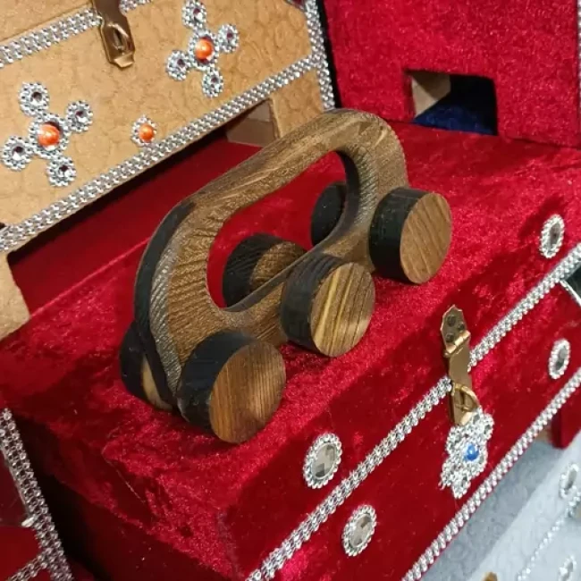 ماساژور چوبی شش چرخ دست ساز