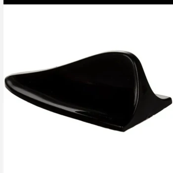 انتن ماشین مدل کوسه ای مشکی داخل حفره ای