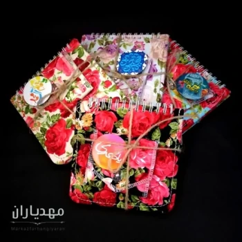 دفترچه گل گلی به همراه پیکسل و جامهری اندازه 15 در 15 هدیه روز دختر جشن عبادت روز دانش آموز   