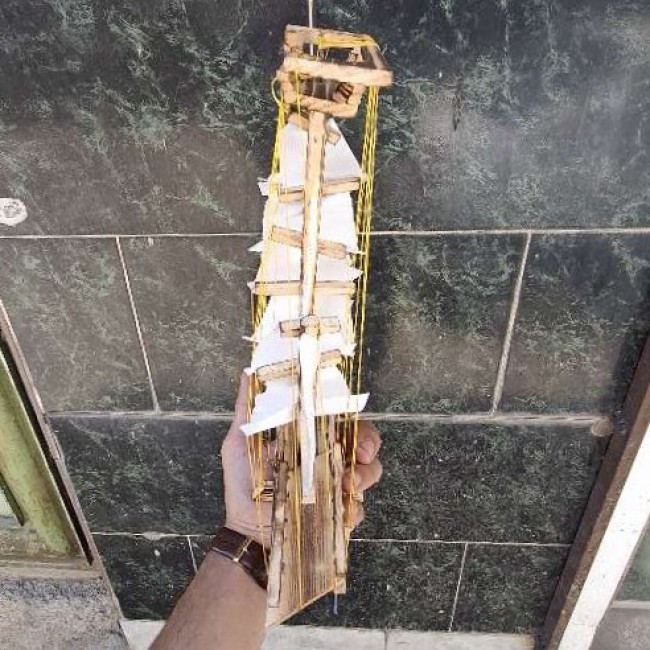 کشتی چوبی دست ساز به شکل قدیمی