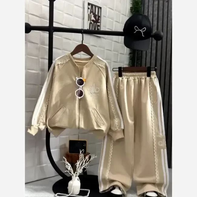 ست سویشرت و شلوار دخترانه دورس دو نخ لاکرا مدل آوا رنگ کرم و قهوه ای