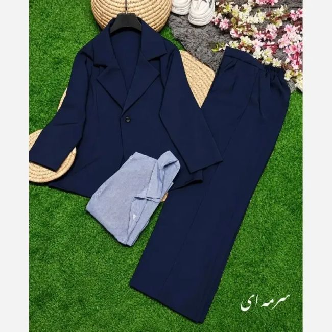 سه تیکه پاییزه نوشین جنس سوپرکجراه اعلا رنگ مشکی و سرمه ای سایز فری 38 تا 46