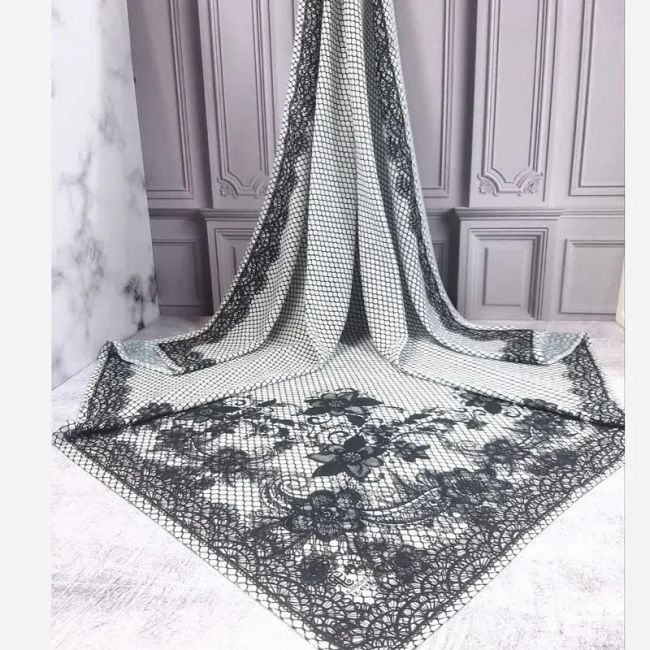 روسری نخی کاستوم طرح گیپور سایز 140 در 140