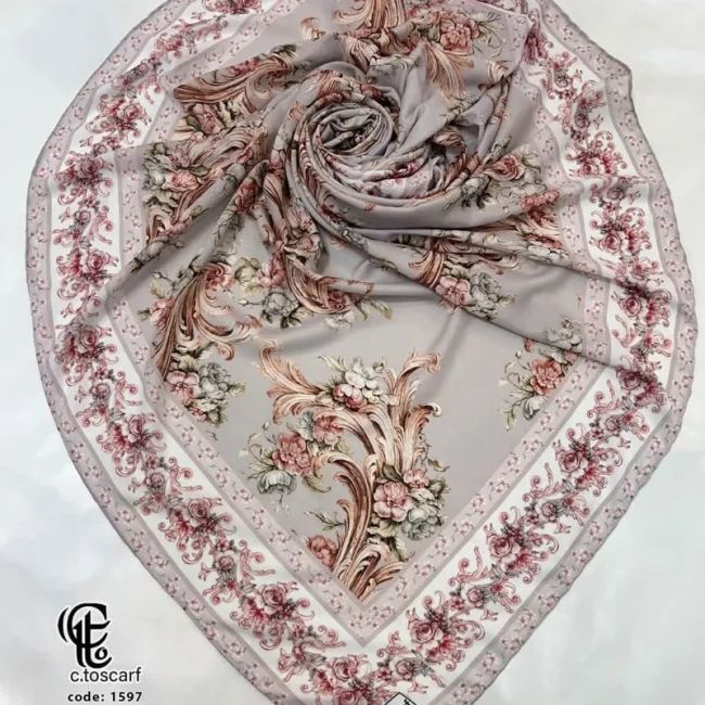 روسری زنانه نخ کاستوم طرح حنا طوسی سیلور ابعاد 140x140 دور چرخ دوز