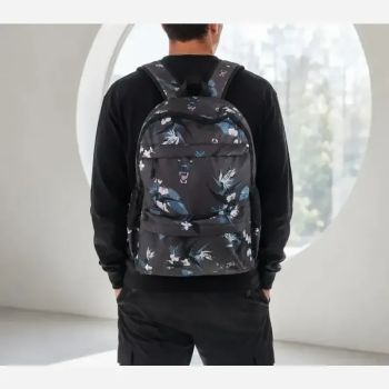 کوله پشتی پارچه ای سه بند با جیب بیرونی ابعاد 40 در 35 در 15 سانتی متر