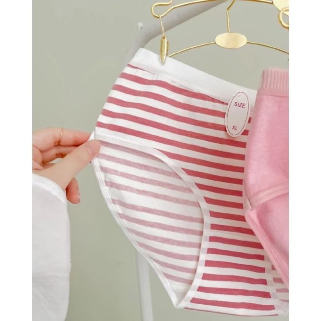 شورت عروسکی نخی طرح توت فرنگی صورتی پک 3 عددی سایز Large