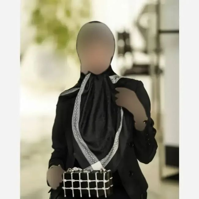 روسری ژاکارد ابریشم ترک دورو حاشیه نقره نقره کوب ابعاد 90 در 90 چهار فصل