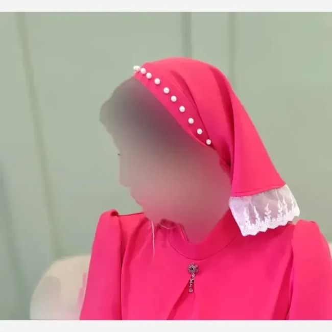 پیراهن مجلسی زنانه کرپ مازراتی مدل ستاره به همراه تل اسکارف و سنجاق یقه