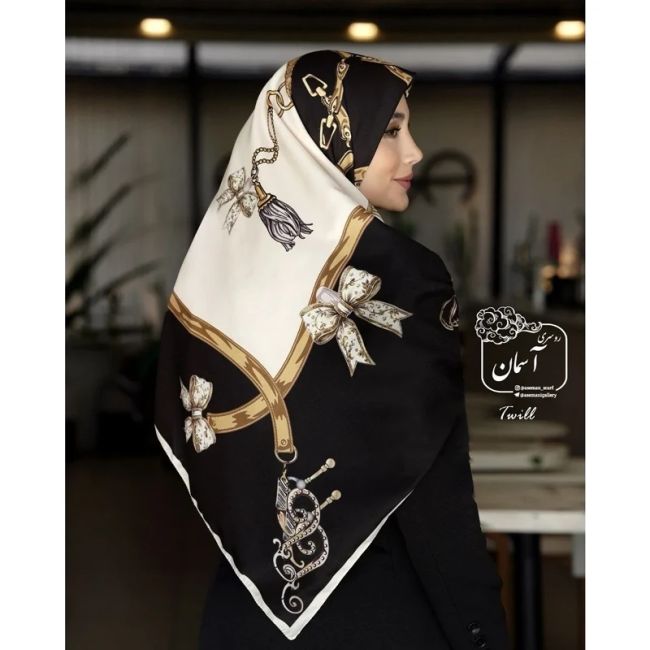 روسری ساتن ابریشم طرح پاپیون قواره 140 توییل مجلسی