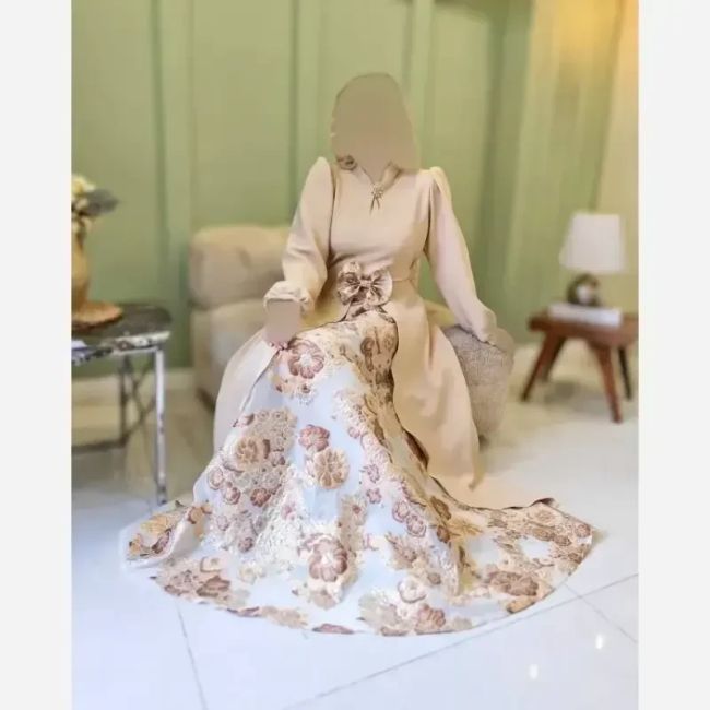 پیراهن مجلسی زنانه طرح هلینا کرپ مازراتی و ژاکارد ترک رنگ مشکی دامن قرمز سایز 5