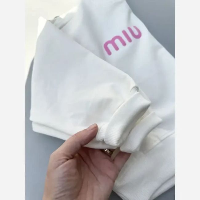 ست بلوز و شلوار لی دخترانه بچگانه طرح Miu Miu پاییزه دورس لاکرا سایز 45 تا 70