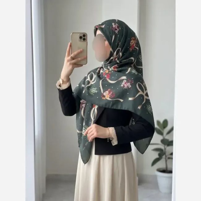 روسری نخی درجه یک قواره 140 طرحدار مشکی و قهوه ای و سبز