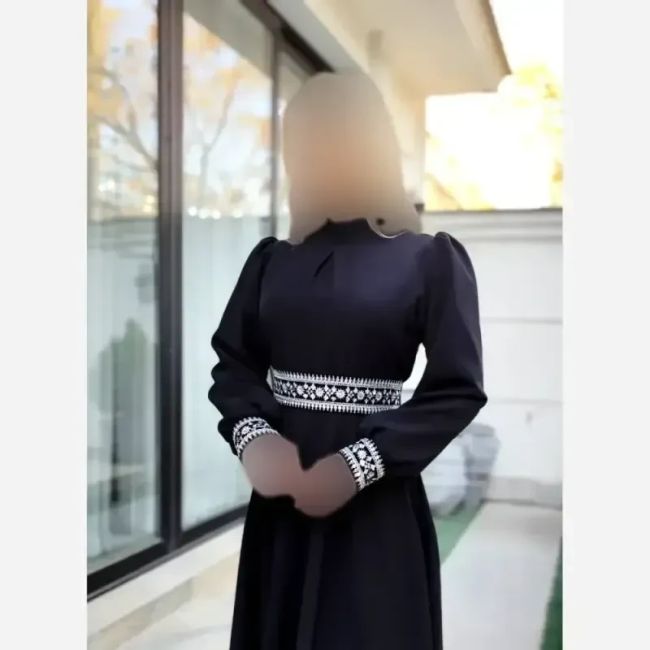 پیراهن زنانه کرپ مازراتی طرح نگار مشکی با کمربند و خرجکار هندی سایز 34 تا 52