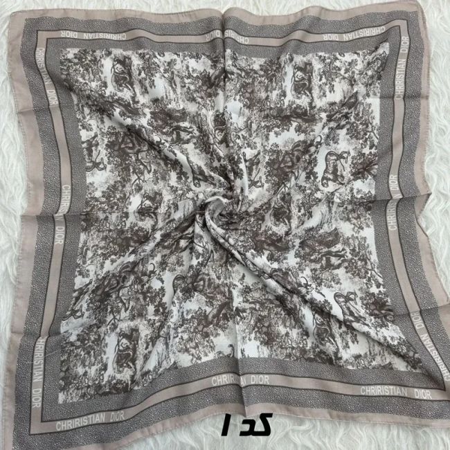مینی اسکارف کرمی نخ قواره 65x65 سانتیمتر مناسب استفاده روزمره بدون آبرفت و رنگ رفت