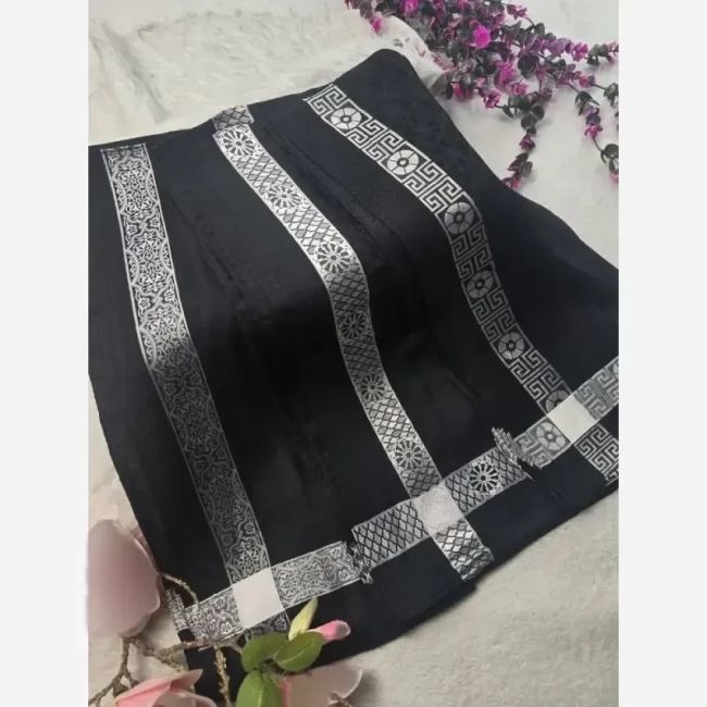 روسری ژاکارد ابریشم ترک دورو حاشیه نقره نقره کوب ابعاد 90 در 90 چهار فصل
