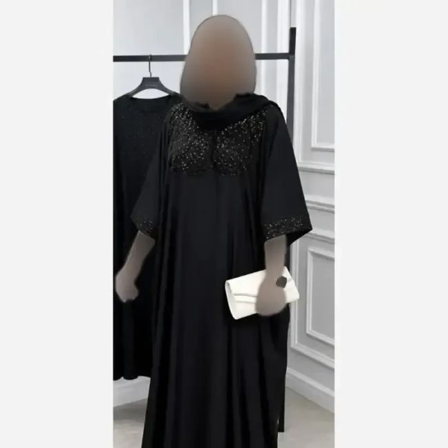 عبایی مجلسی مدل زمرد جنس بوگاتی رنگ مشکی سایز فری