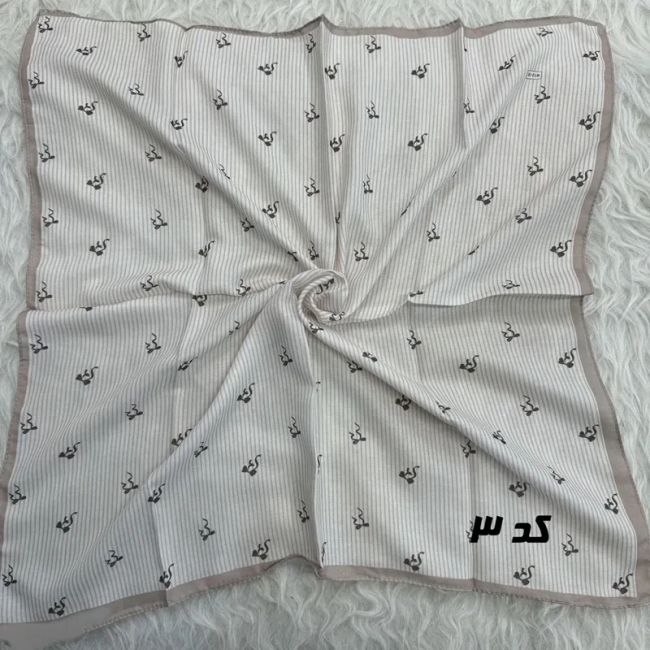 مینی اسکارف کرمی نخ قواره 65x65 سانتیمتر مناسب استفاده روزمره بدون آبرفت و رنگ رفت