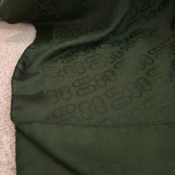 روسری ژاکارد سبز قواره 140 تک رنگ دور دوخت
