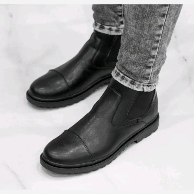 نیم بوت مردانه رویه چرم درجه یک دوردوخت سبک و راحت سایز 40 تا 44