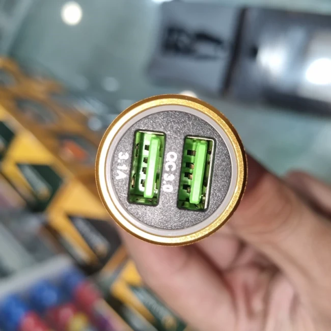 شارژر فندکی فست شارژ چراغدار خودرو مدل پایونر دو پرت یک پورت فست ی پورت معمولی 