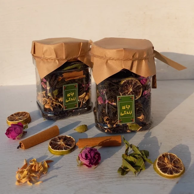 چای زندگی مخلوط گیاهان معطر یک قوطی