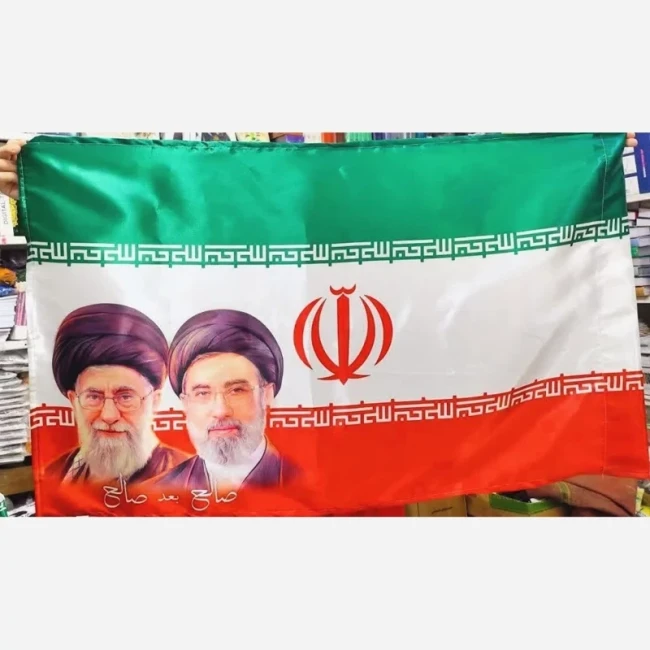 پرچم سردری طرح ایران جنس فلامنت اندازه 120 در 70 سانت مناسب نصب درب منزل مکان های عمومی 