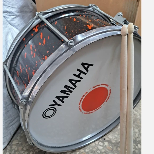 طبل دو چوب جنس فلزی دو قول ارتفاع سی و پنج سانتی سایدرام دو چوب فنر دار 30 تایی مناسب عزاداری به همراه چوب و بند کد750