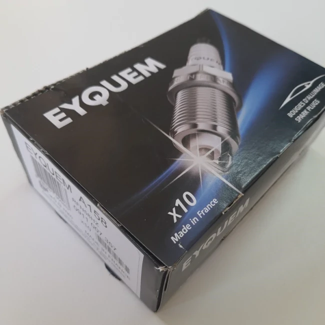 شمع خودرو پایه کوتاه مدل اکیوم (EYQUEM) چهار عددی