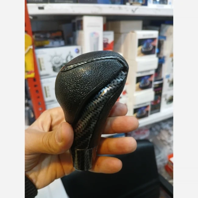 سر دنده پژویی پاریس