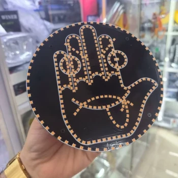 دست بیقرار ایموجی دار 
