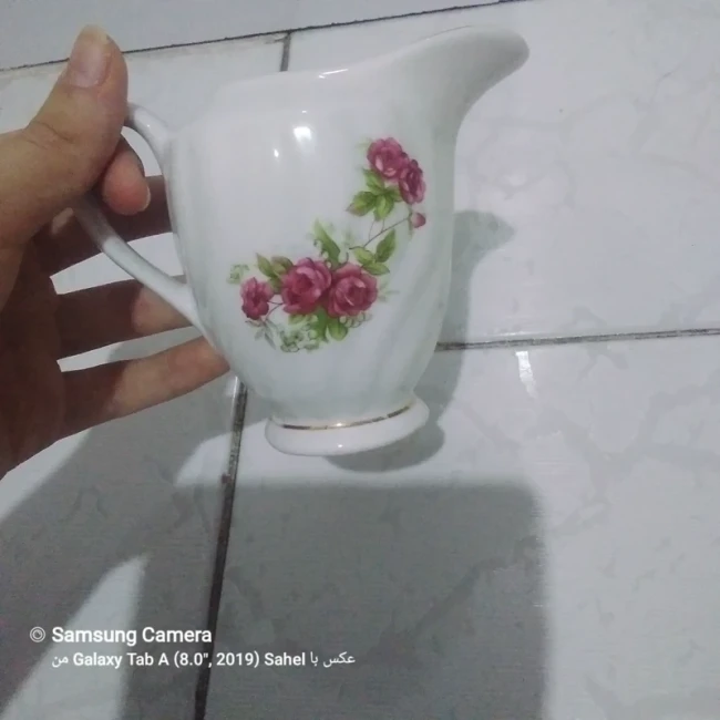 سس خوری گل قرمز چینی زرین ایران قدیمی و کمیاب 