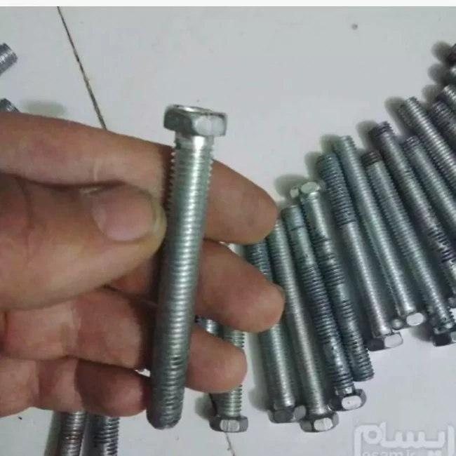 پیچ سایز 8 سانتی
اچار خور
پیچ قابلیت اچارخور میباشد
توضیحات مدل وسایل در تصاویر میباشد
وطول پیچ 8سانتی متر میباشد