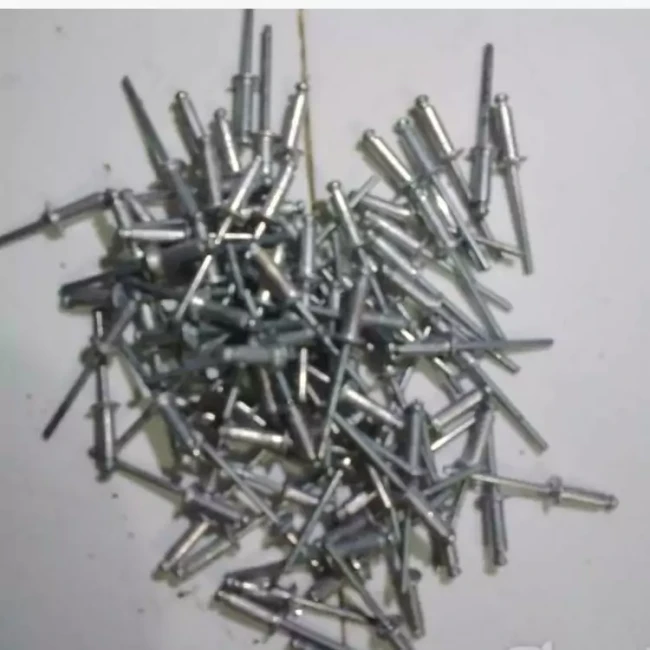 میخ پرچ آلومینیومی  طول 3/5سلنتی و4سانتی کیفیت استانداردپک 50عددی 90هزارتومان