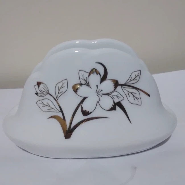 جا دستمال کاغذی سر سفره مجلسی و باکلاس برند چینی پردیس طرح گل برجسته قیمت برای 2عدد