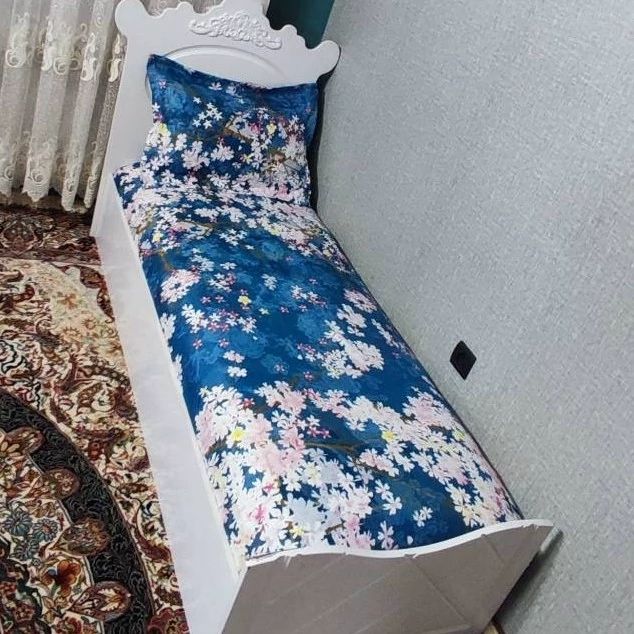 روکش تشک یکنفره زمینه ابی شکوفه سفید صورتی روتختی یکنفره زمینه ابی تیره