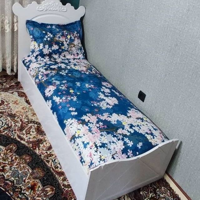 روکش تشک یکنفره زمینه ابی شکوفه سفید صورتی روتختی یکنفره زمینه ابی تیره