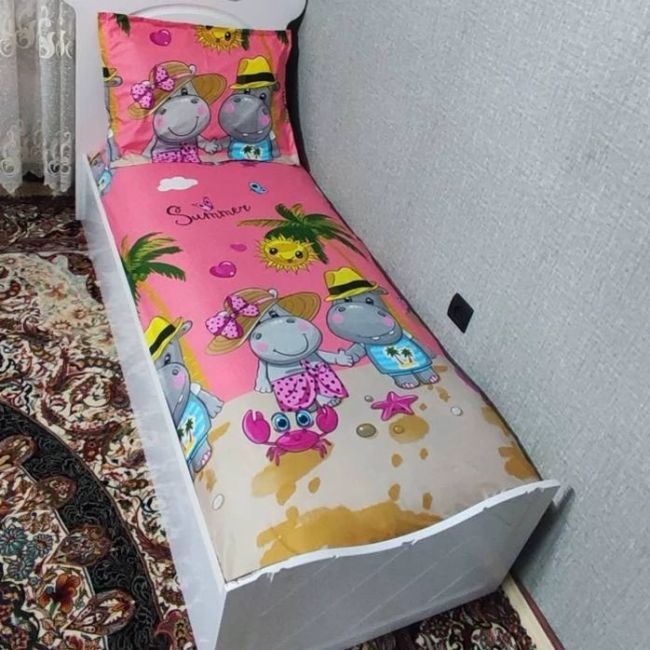روتختی یکنفره عروسکی دخترانه صورتی کشدوزی شده با روبالش