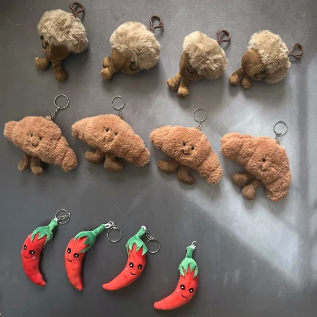 آویز عروسکی