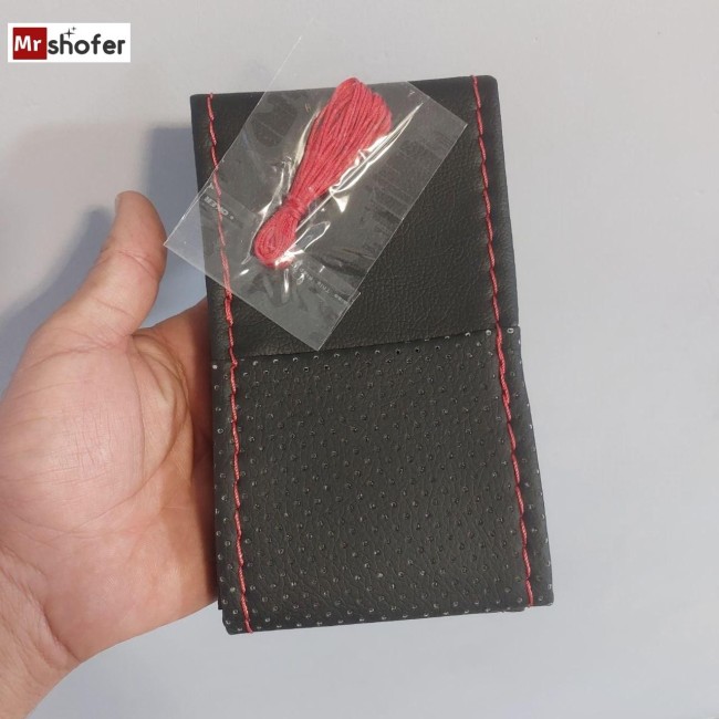 دور فرمان رنگ مشکی دوخت قرمز و مشکی طرح چرم کد 33