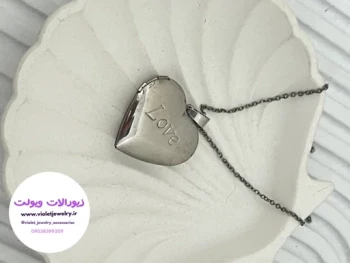 لاکت جاعکسی طرح قلب لاو نقره ای استیل کد 99107