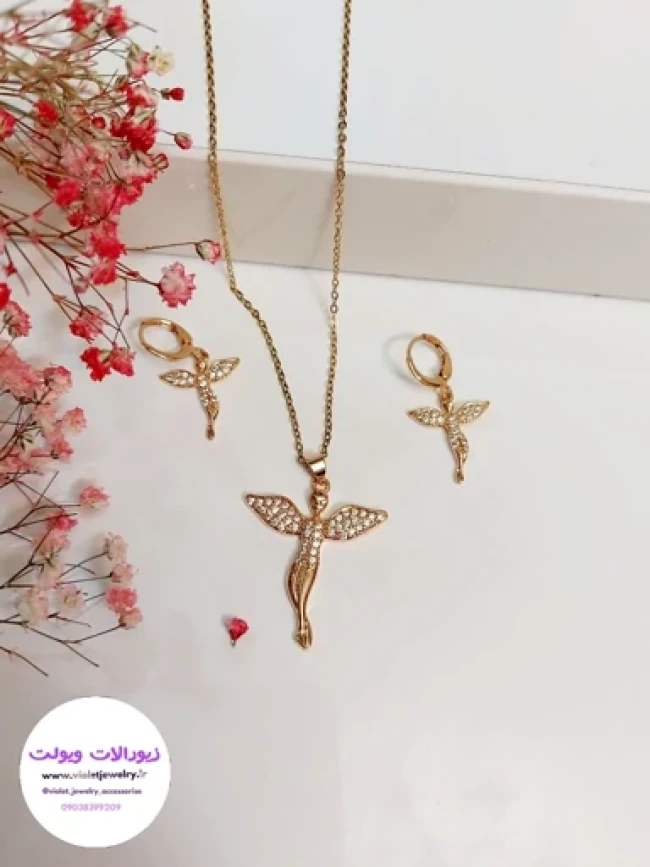 نیم ست فرشته طلایی استیل نگین دار کد 3530