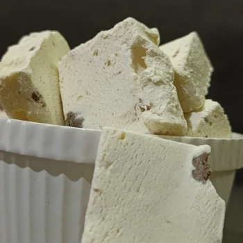 بستنی خشک موز کیک ترنج(10،25،50 گرمی)