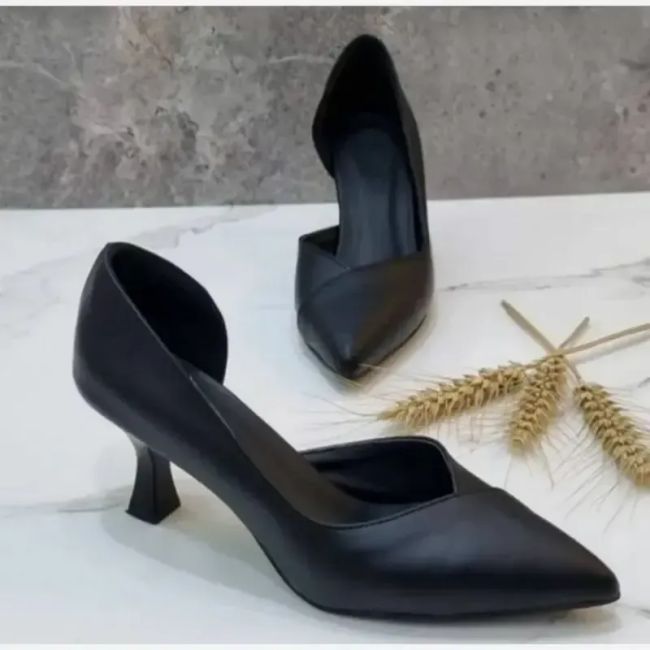 کفش پاشنهدار زنانه مدل وِرا رنگ مشکی و کرم