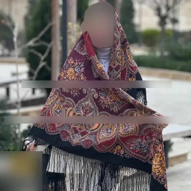 روسری ترکمنی اصل پشمی ریشه ابریشم برند Pavlovo Posad قواره 148 سانتی متر تولید روسیه (2)