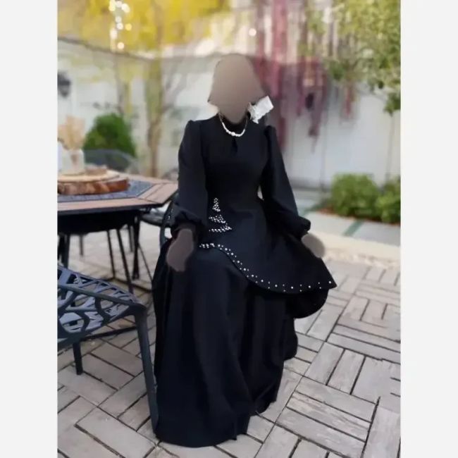پیراهن مجلسی زنانه کرپ مازراتی مدل ستاره به همراه تل اسکارف و سنجاق یقه