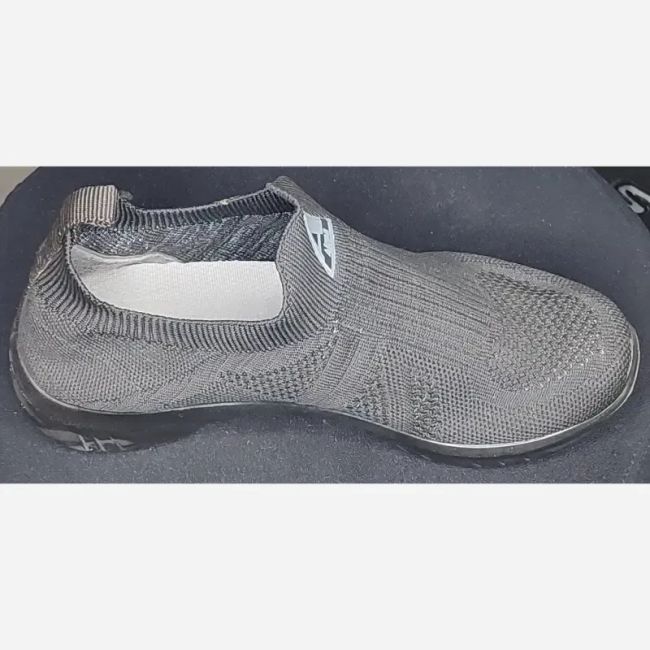 کفش زنانه اسکیچرز رنگ مشکی تمام زیره پیو نشکن رویه تنفس پذیر اشتروبل دوزی سایز 37 تا 41
